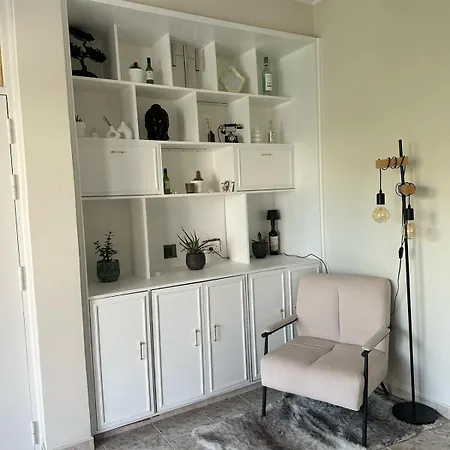Casi-homes * Larnaca