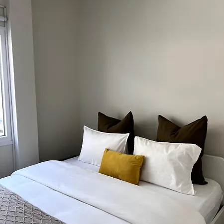 Casi-homes * ラルナカ