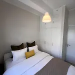 Casi-homes *